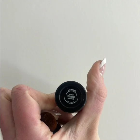 CHANEL Les Beiges Water Fresh Complextion Touch Shade BR12 - Picture 4 of 6